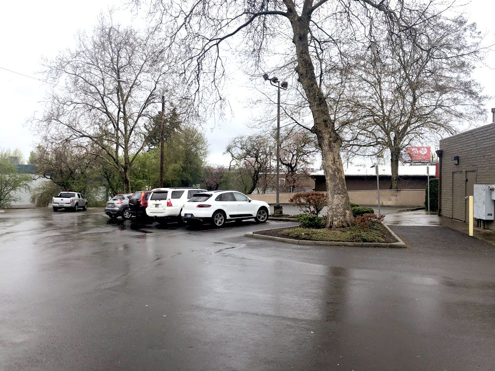 Stand Alone Building Lease Opportunity: 11636 SW Pacific Hwy, Portland, OR 97223
